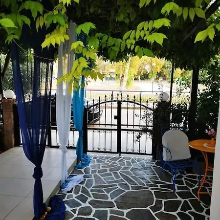 Artistic And Relaxing Experience Apartmán Nea Kios