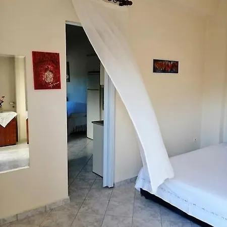 Artistic And Relaxing Experience Nea Kios