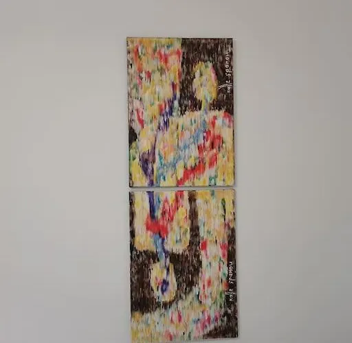 Artistic And Relaxing Experience Apartment