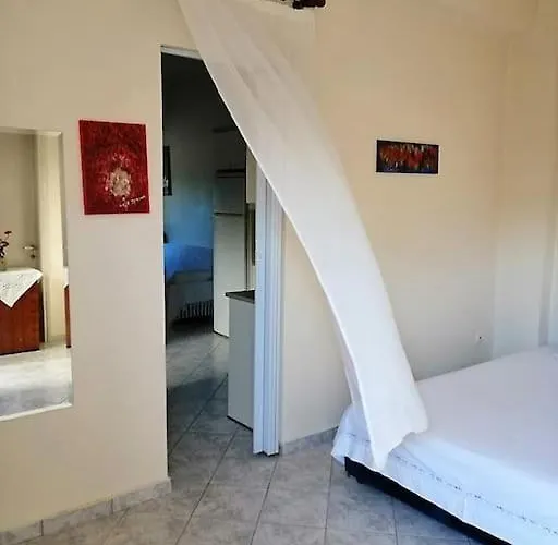 Artistic And Relaxing Experience Nea Kios